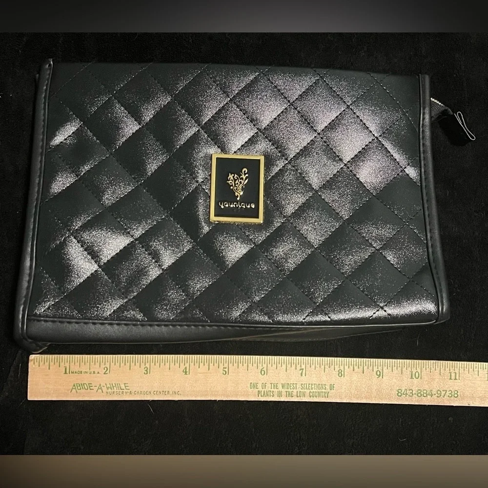 Younique set of 2 makeup bags NEW